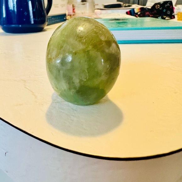 Green Aventurine Skull - Picture 3 of 4